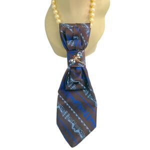 Artisan Upcycled Retro Tie Necklace Vintage Faux Pearl Beaded Dragonfly Brooch
